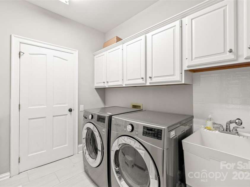 8600 Brownes Pond Lane, Charlotte, NC 28277.  MLS# CAR4284781, YatesRealty ID 32428. 