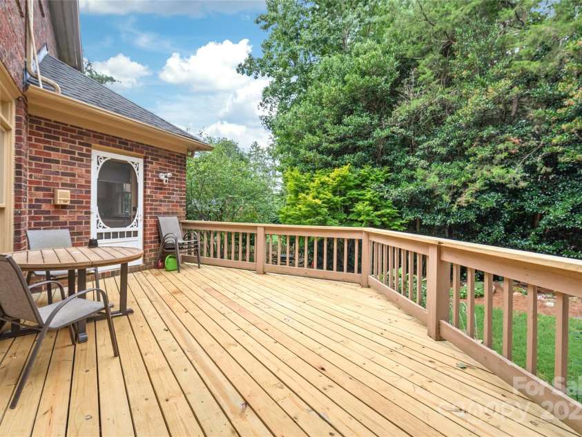 8600 Brownes Pond Lane, Charlotte, NC 28277.  MLS# CAR4284781, YatesRealty ID 32428. 
