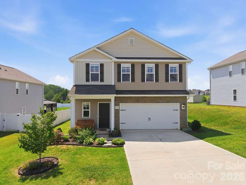 233 Lake George Drive, Shelby, NC 28152.  MLS# CAR4393290, YatesRealty ID 32429. 