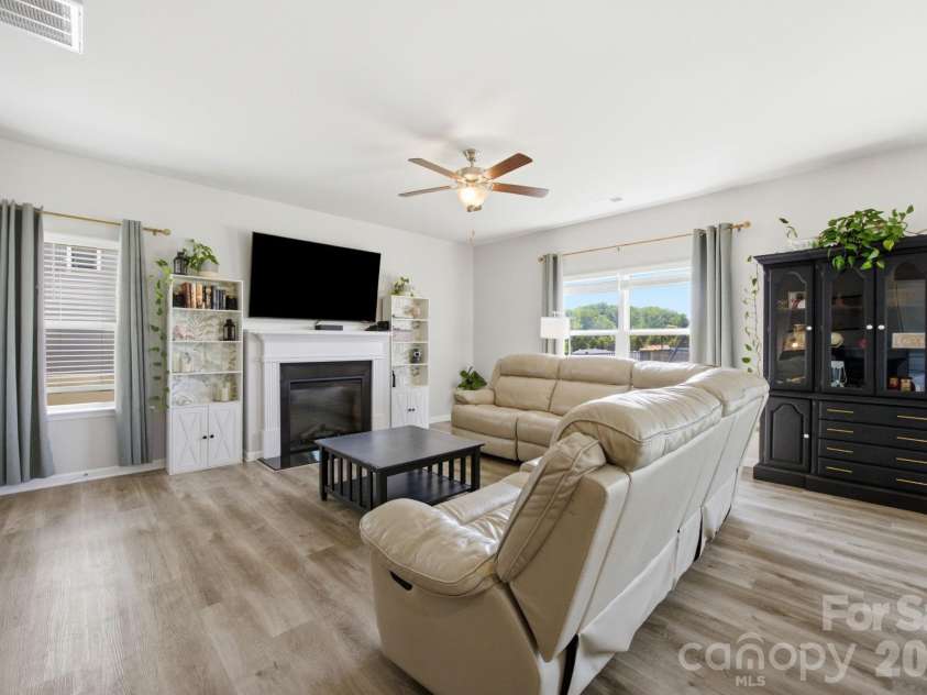 233 Lake George Drive, Shelby, NC 28152.  MLS# CAR4393290, YatesRealty ID 32429. 