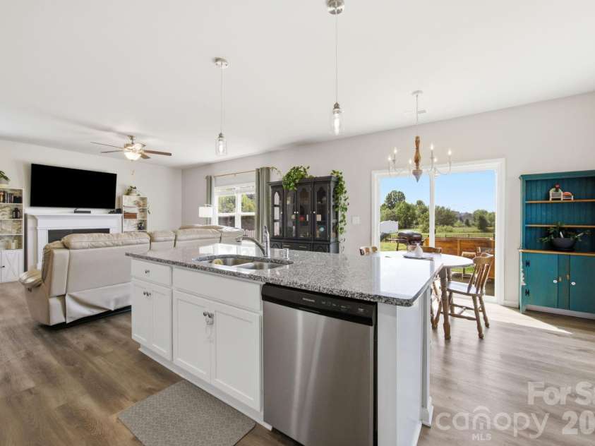 233 Lake George Drive, Shelby, NC 28152.  MLS# CAR4393290, YatesRealty ID 32429. 