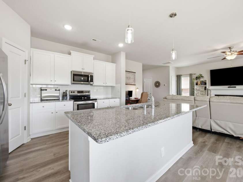 233 Lake George Drive, Shelby, NC 28152.  MLS# CAR4393290, YatesRealty ID 32429. 