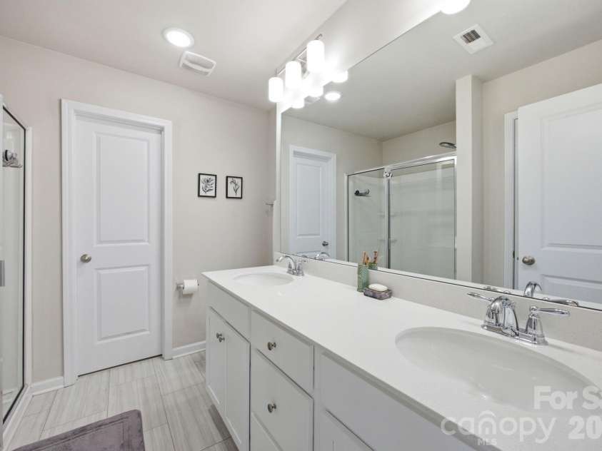 233 Lake George Drive, Shelby, NC 28152.  MLS# CAR4393290, YatesRealty ID 32429. 