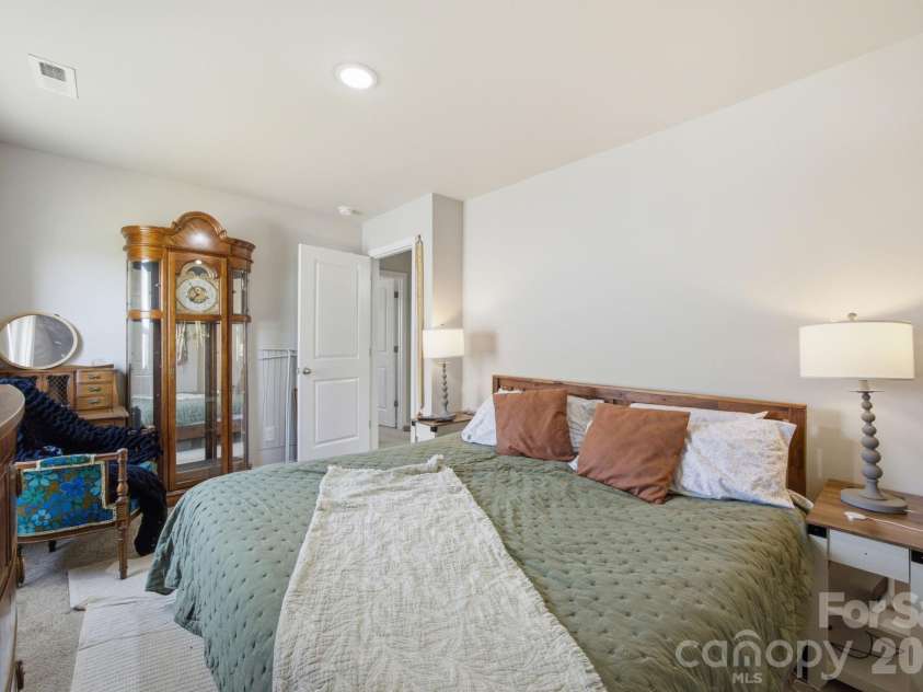 233 Lake George Drive, Shelby, NC 28152.  MLS# CAR4393290, YatesRealty ID 32429. 