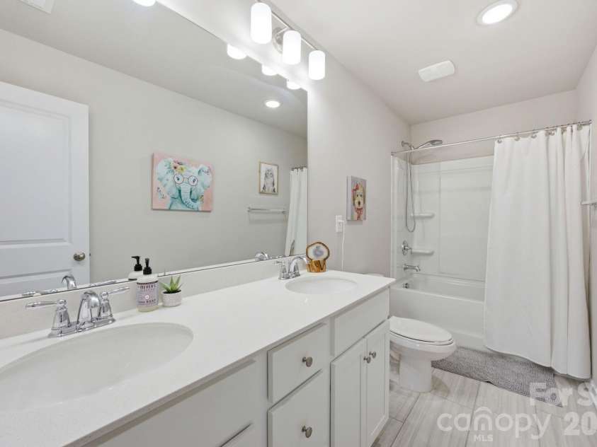 233 Lake George Drive, Shelby, NC 28152.  MLS# CAR4393290, YatesRealty ID 32429. 