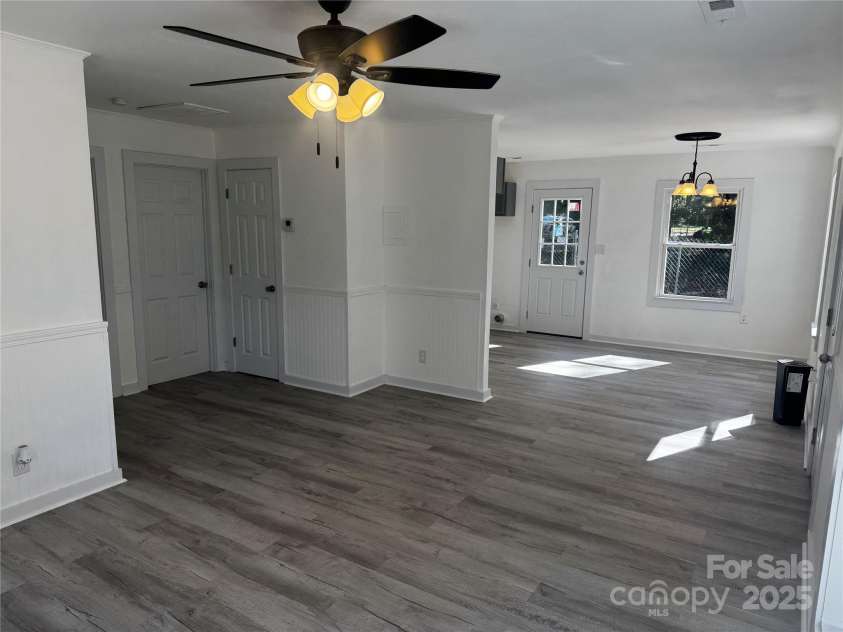 1123 Saratoga Drive, Charlotte, NC 28208.  MLS# CAR4315319, YatesRealty ID 3243. 