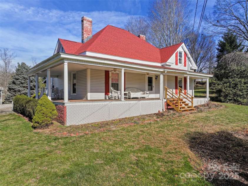 4739 Old Clyde Road, Clyde, NC 28721.  MLS# CAR4329017, YatesRealty ID 3243. 