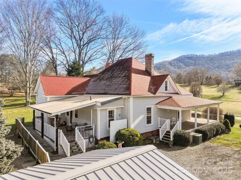 4739 Old Clyde Road, Clyde, NC 28721.  MLS# CAR4329017, YatesRealty ID 3243. 