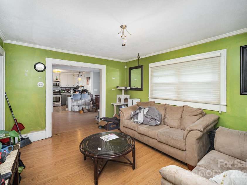 310 3rd Avenue, Gastonia, NC 28054.  MLS# CAR4289410, YatesRealty ID 32430. 