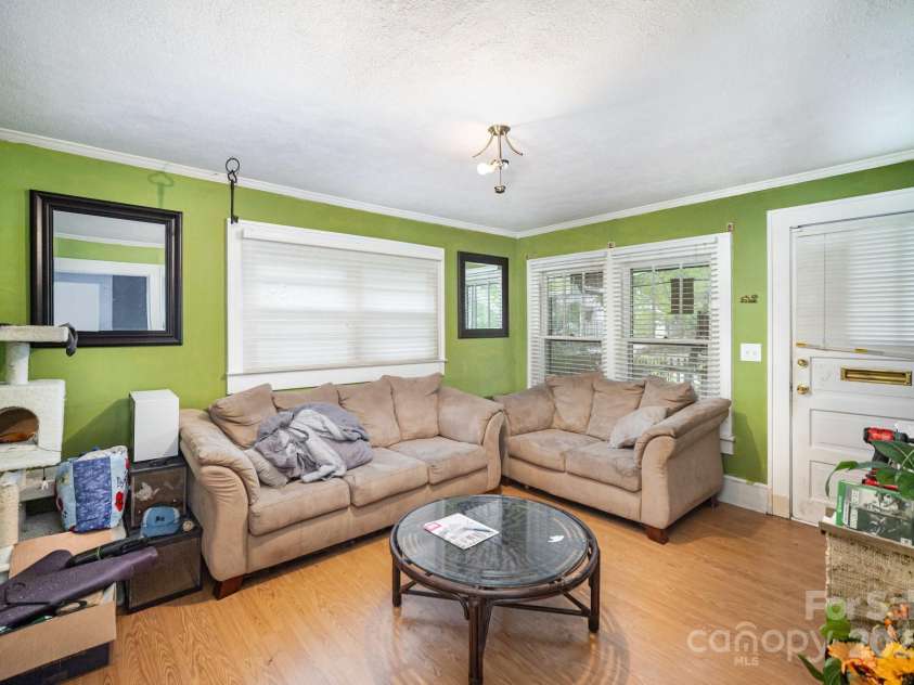 310 3rd Avenue, Gastonia, NC 28054.  MLS# CAR4289410, YatesRealty ID 32430. 