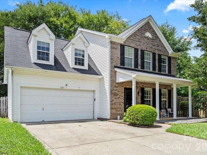 9025 Davis Crossing Court, Charlotte, NC 28269.  MLS# CAR4407034, YatesRealty ID 32431. 