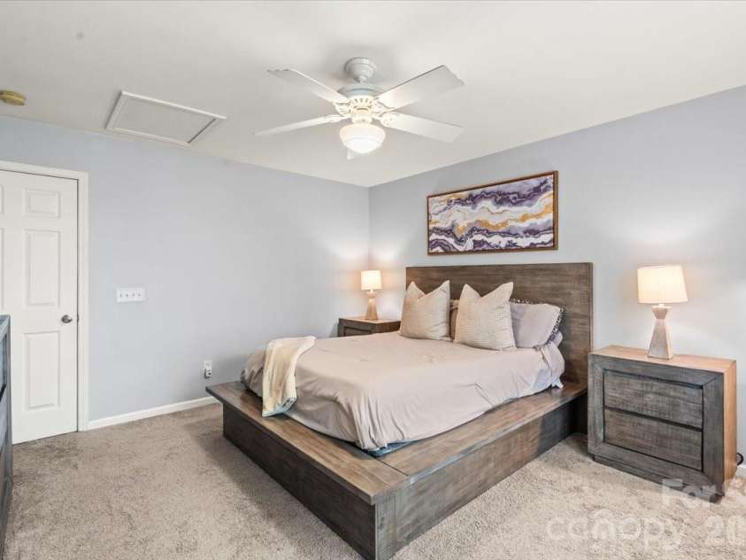 9025 Davis Crossing Court, Charlotte, NC 28269.  MLS# CAR4407034, YatesRealty ID 32431. 