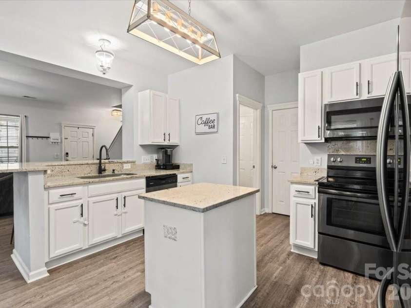 9025 Davis Crossing Court, Charlotte, NC 28269.  MLS# CAR4407034, YatesRealty ID 32431. 