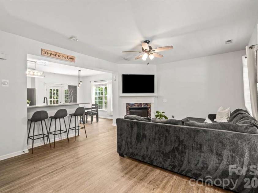 9025 Davis Crossing Court, Charlotte, NC 28269.  MLS# CAR4407034, YatesRealty ID 32431. 