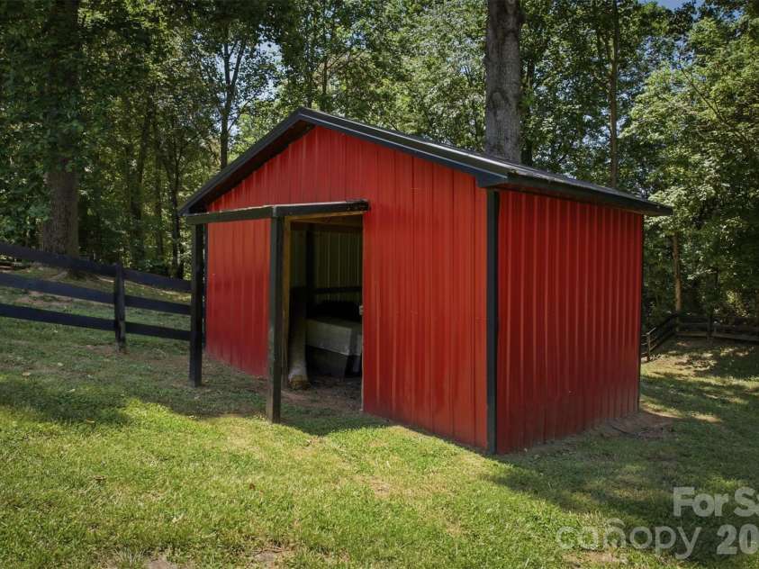 4015 Fairview Drive, Maiden, NC 28650.  MLS# CAR4359405, YatesRealty ID 32432. 