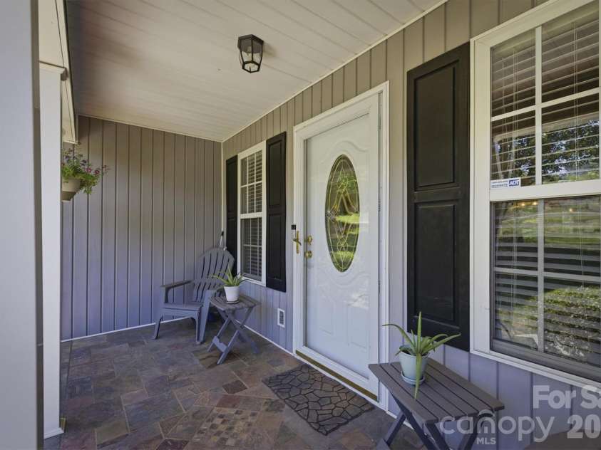 4015 Fairview Drive, Maiden, NC 28650.  MLS# CAR4359405, YatesRealty ID 32432. 