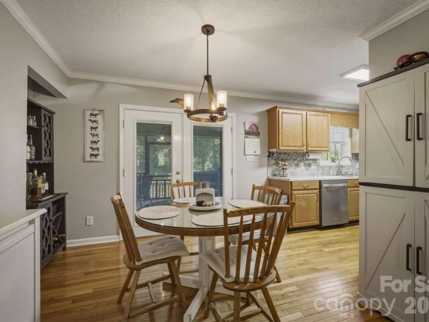 4015 Fairview Drive, Maiden, NC 28650.  MLS# CAR4359405, YatesRealty ID 32432. 