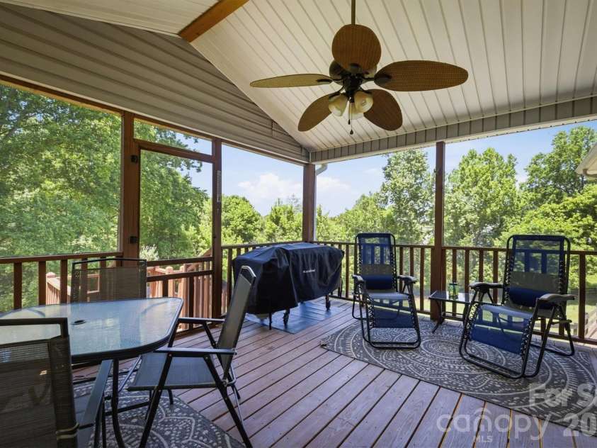 4015 Fairview Drive, Maiden, NC 28650.  MLS# CAR4359405, YatesRealty ID 32432. 