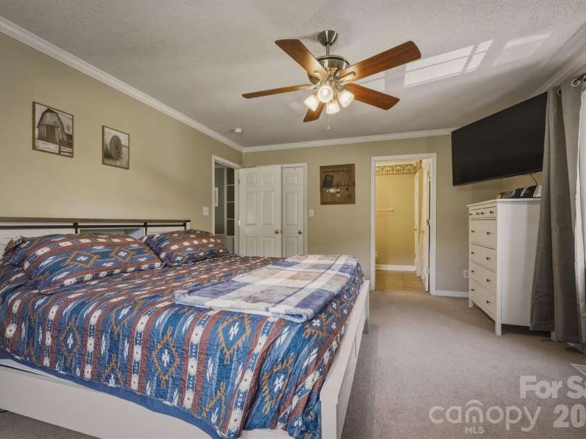 4015 Fairview Drive, Maiden, NC 28650.  MLS# CAR4359405, YatesRealty ID 32432. 