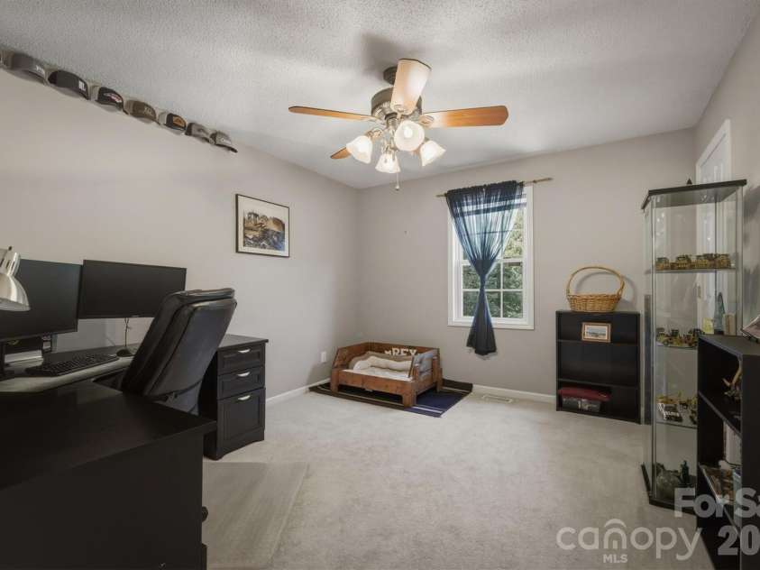 4015 Fairview Drive, Maiden, NC 28650.  MLS# CAR4359405, YatesRealty ID 32432. 