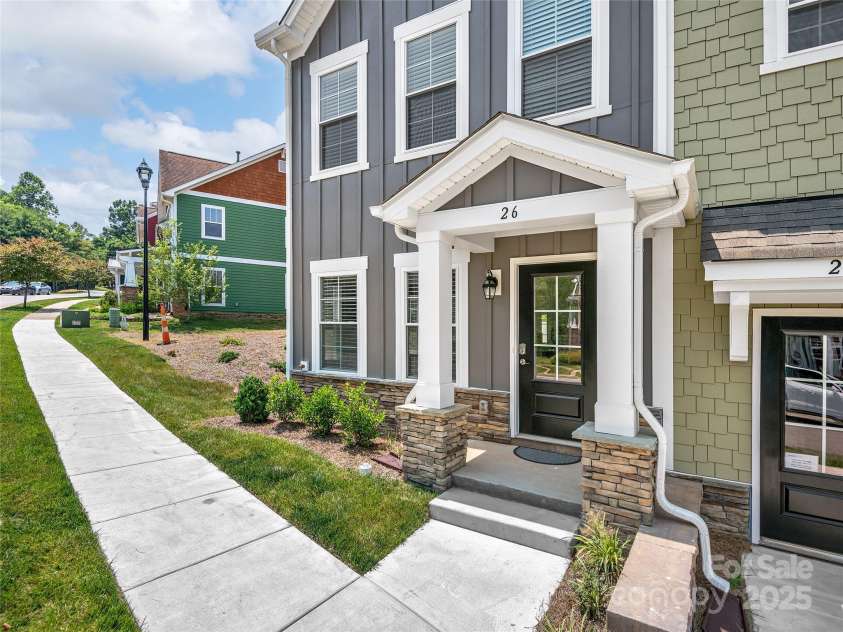 26 Walnut Springs Drive, Asheville, NC 28804.  MLS# CAR4240354, YatesRealty ID 32433. 