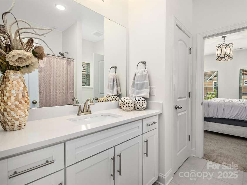 26 Walnut Springs Drive, Asheville, NC 28804.  MLS# CAR4240354, YatesRealty ID 32433. 