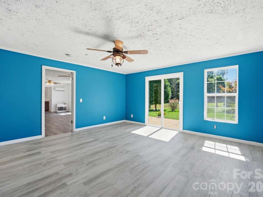 547 Pea Ridge Street, Morganton, NC 28655.  MLS# CAR4394813, YatesRealty ID 32433. 