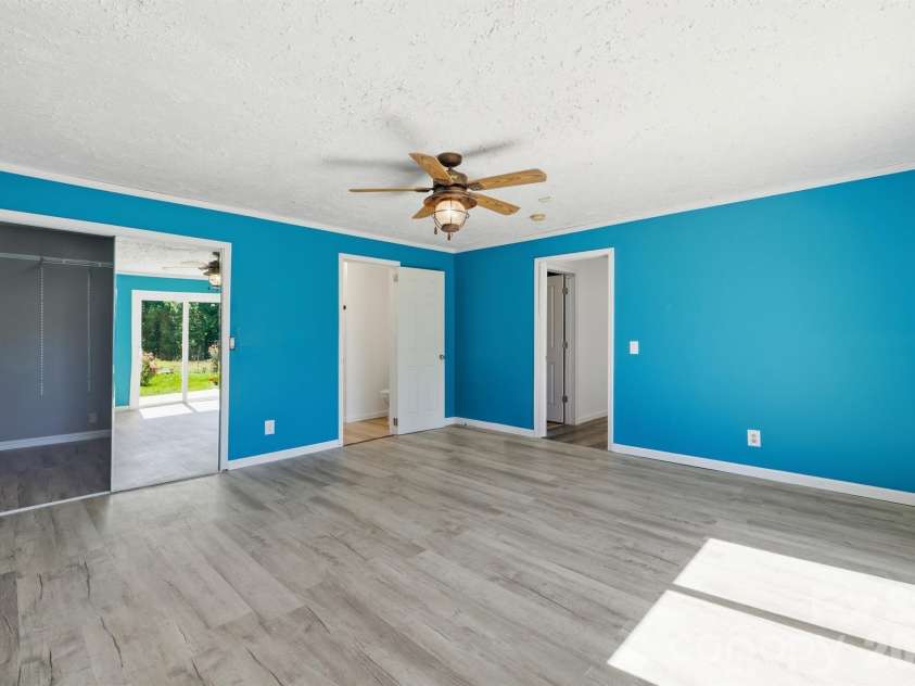 547 Pea Ridge Street, Morganton, NC 28655.  MLS# CAR4394813, YatesRealty ID 32433. 