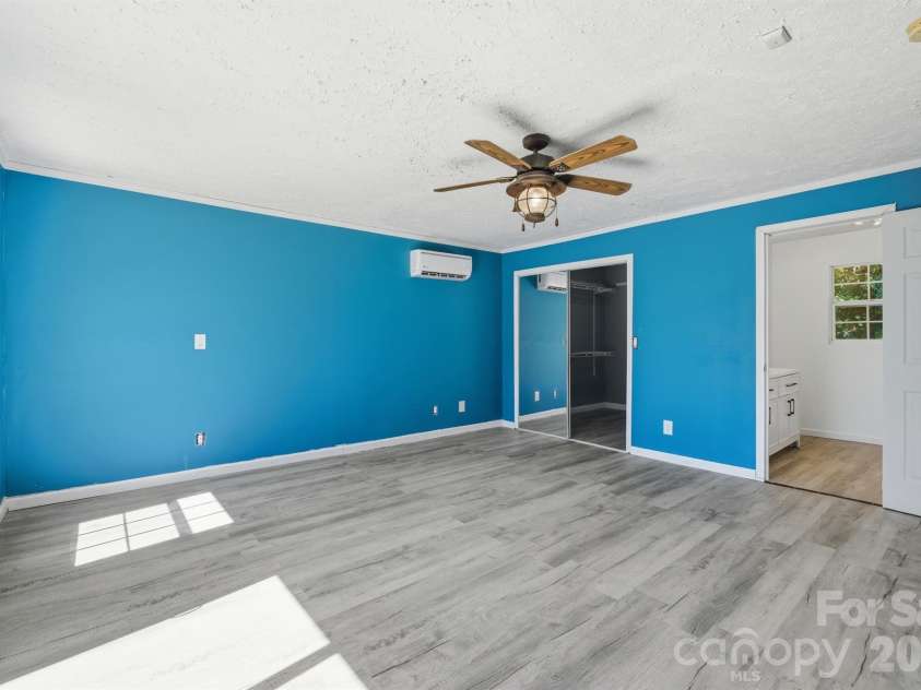 547 Pea Ridge Street, Morganton, NC 28655.  MLS# CAR4394813, YatesRealty ID 32433. 