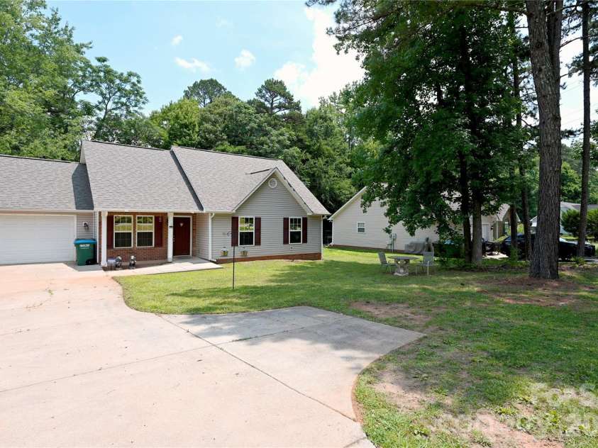 13415 Phillips Road, Matthews, NC 28105.  MLS# CAR4392259, YatesRealty ID 32434. 