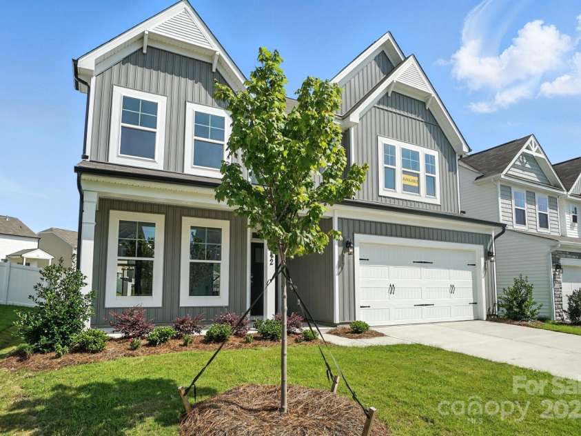 2012 Embassy Court, Charlotte, NC 28213.  MLS# CAR4249396, YatesRealty ID 32434. 