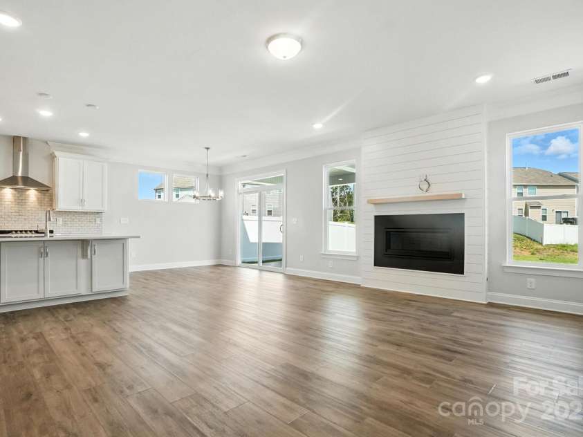 2012 Embassy Court, Charlotte, NC 28213.  MLS# CAR4249396, YatesRealty ID 32434. 