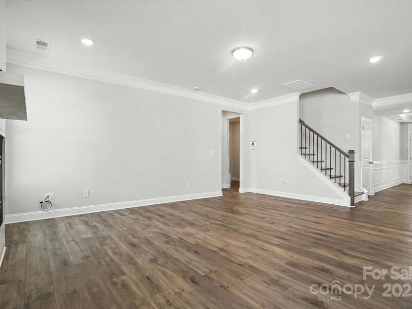 2012 Embassy Court, Charlotte, NC 28213.  MLS# CAR4249396, YatesRealty ID 32434. 