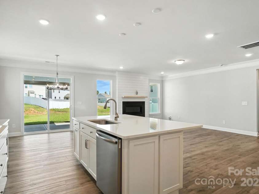 2012 Embassy Court, Charlotte, NC 28213.  MLS# CAR4249396, YatesRealty ID 32434. 