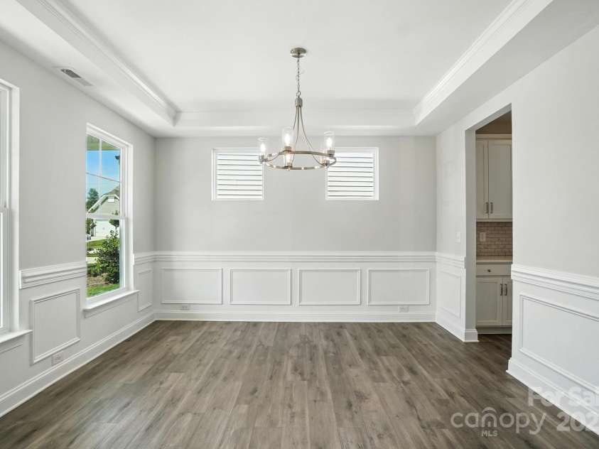 2012 Embassy Court, Charlotte, NC 28213.  MLS# CAR4249396, YatesRealty ID 32434. 