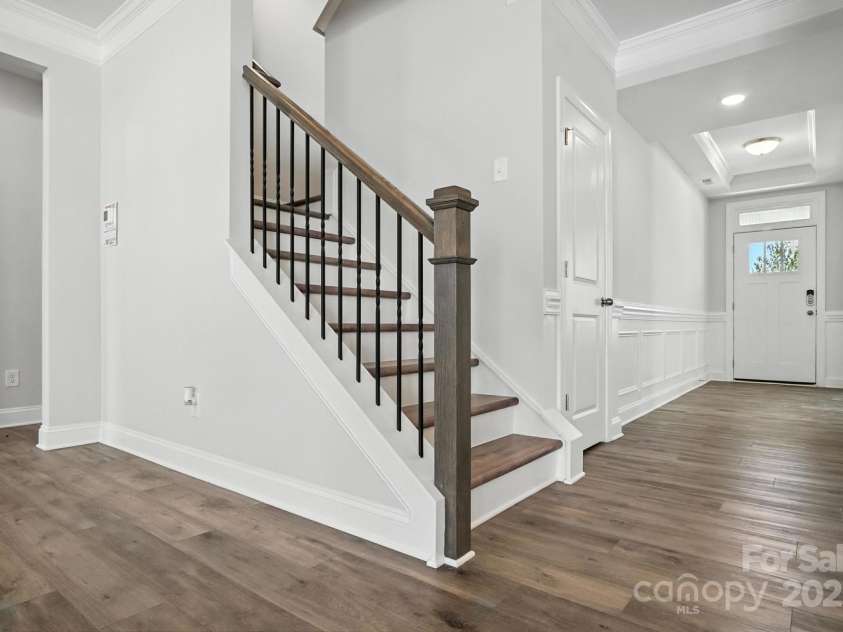 2012 Embassy Court, Charlotte, NC 28213.  MLS# CAR4249396, YatesRealty ID 32434. 