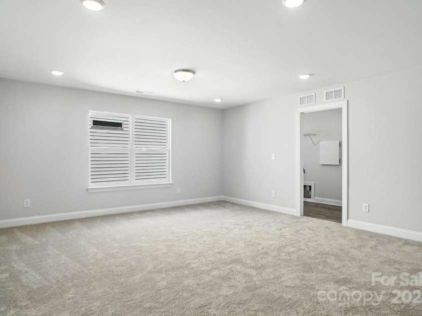 2012 Embassy Court, Charlotte, NC 28213.  MLS# CAR4249396, YatesRealty ID 32434. 