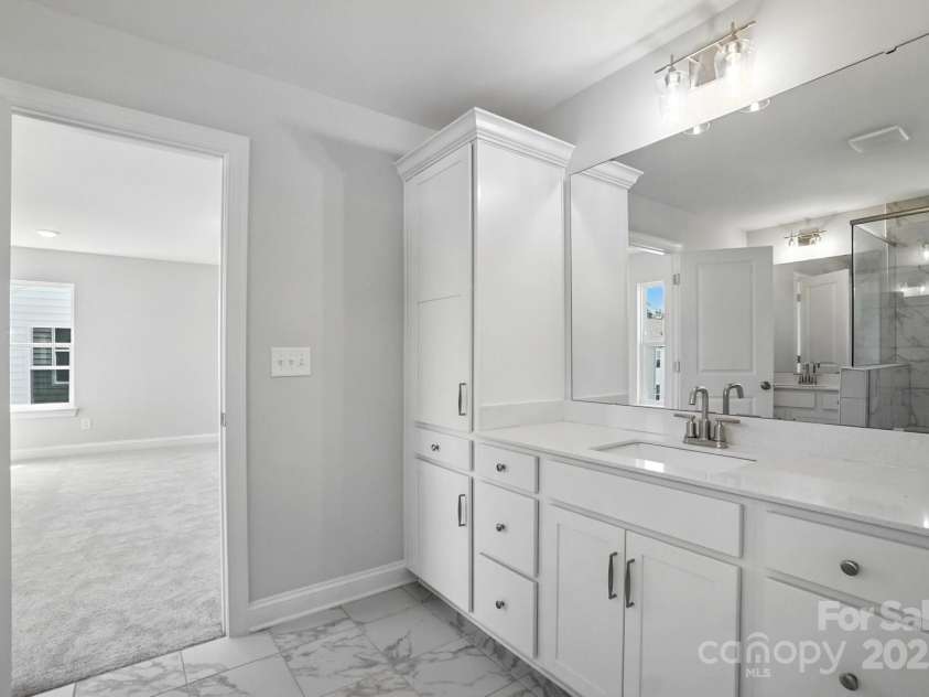 2012 Embassy Court, Charlotte, NC 28213.  MLS# CAR4249396, YatesRealty ID 32434. 