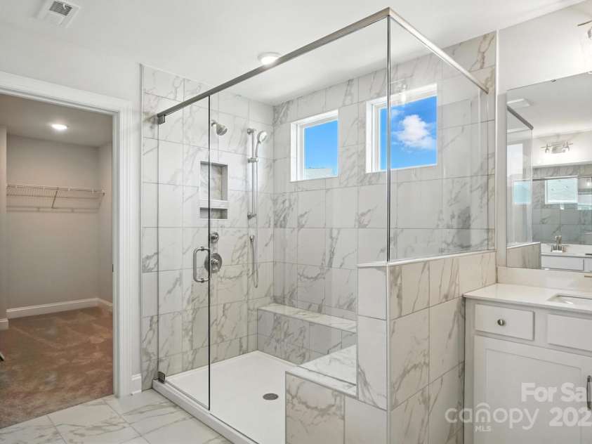 2012 Embassy Court, Charlotte, NC 28213.  MLS# CAR4249396, YatesRealty ID 32434. 