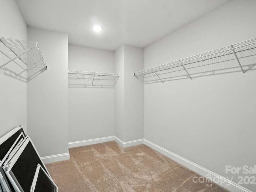 2012 Embassy Court, Charlotte, NC 28213.  MLS# CAR4249396, YatesRealty ID 32434. 