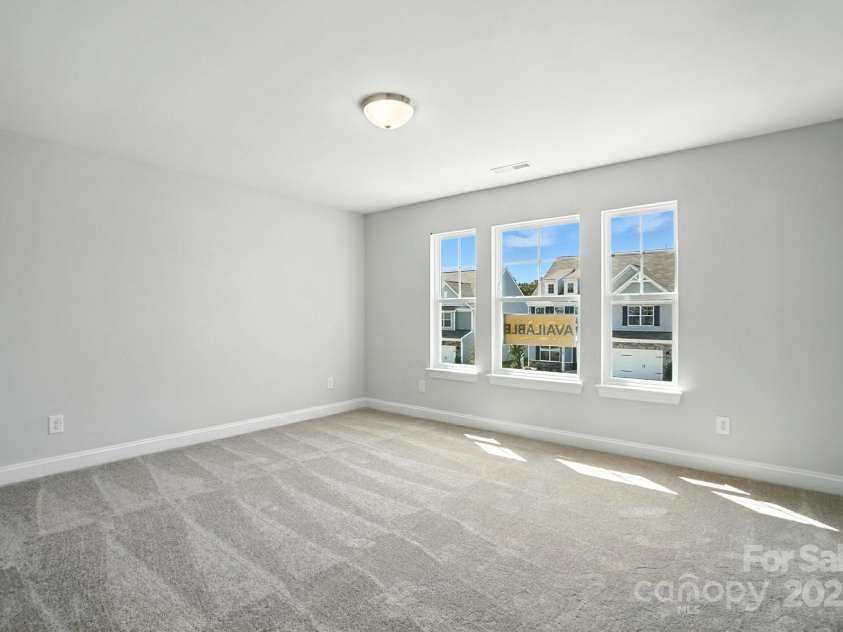 2012 Embassy Court, Charlotte, NC 28213.  MLS# CAR4249396, YatesRealty ID 32434. 