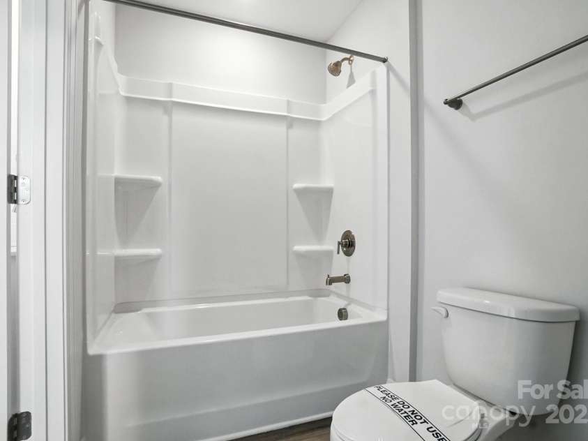 2012 Embassy Court, Charlotte, NC 28213.  MLS# CAR4249396, YatesRealty ID 32434. 