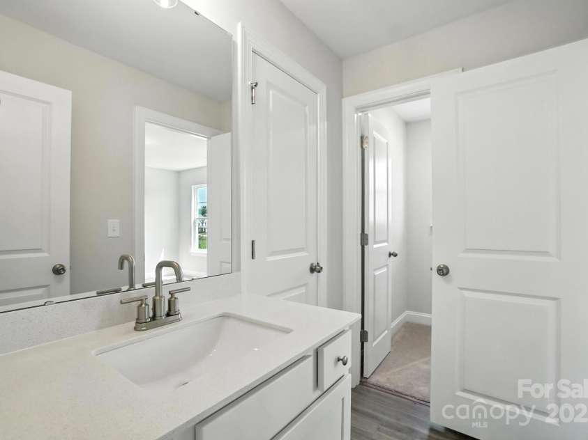 2012 Embassy Court, Charlotte, NC 28213.  MLS# CAR4249396, YatesRealty ID 32434. 