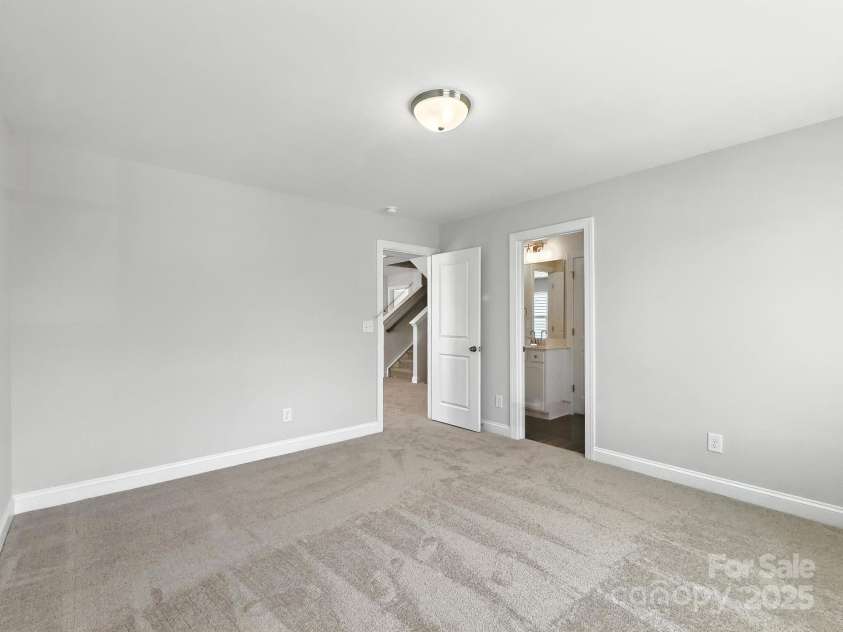 2012 Embassy Court, Charlotte, NC 28213.  MLS# CAR4249396, YatesRealty ID 32434. 