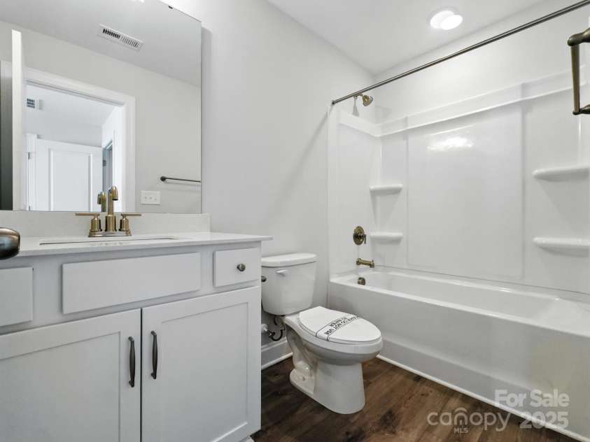 2012 Embassy Court, Charlotte, NC 28213.  MLS# CAR4249396, YatesRealty ID 32434. 