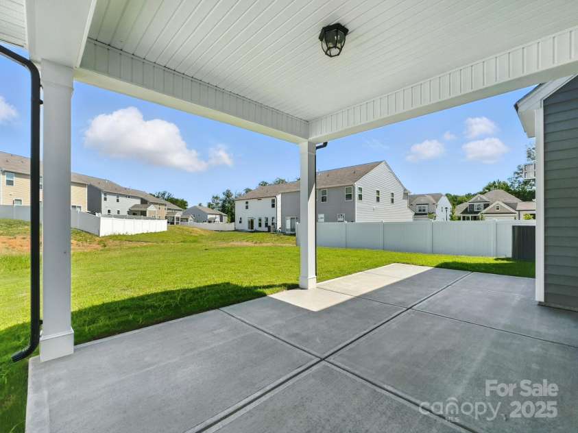 2012 Embassy Court, Charlotte, NC 28213.  MLS# CAR4249396, YatesRealty ID 32434. 