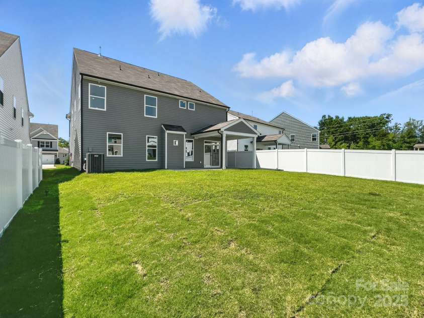 2012 Embassy Court, Charlotte, NC 28213.  MLS# CAR4249396, YatesRealty ID 32434. 