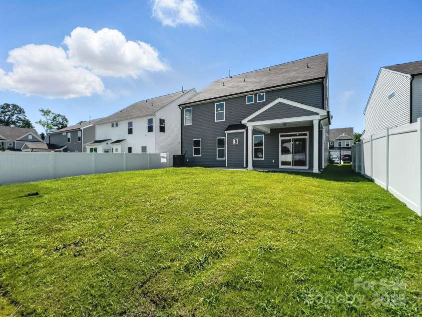 2012 Embassy Court, Charlotte, NC 28213.  MLS# CAR4249396, YatesRealty ID 32434. 