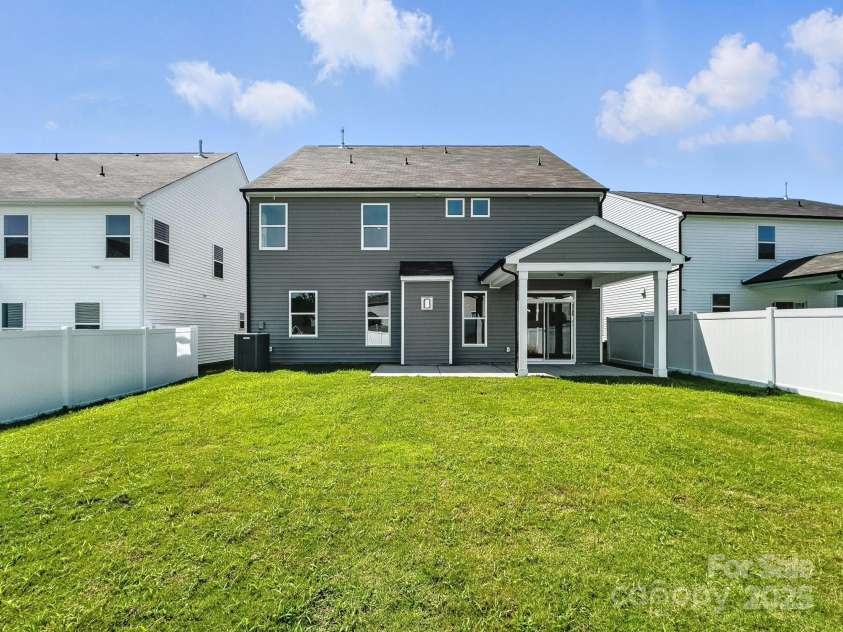 2012 Embassy Court, Charlotte, NC 28213.  MLS# CAR4249396, YatesRealty ID 32434. 