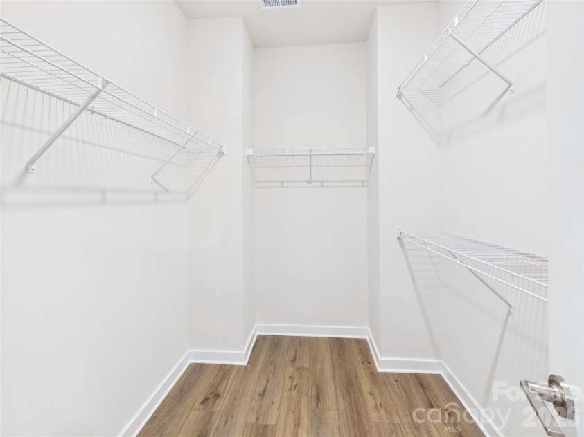 2645 Ravencroft Drive, Charlotte, NC 28208.  MLS# CAR4389902, YatesRealty ID 32436. 